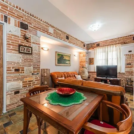 The Antique By Ps Villa Golem (Tirana)