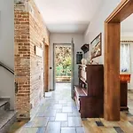 Villa The Antique By Ps Golem (Tirana)